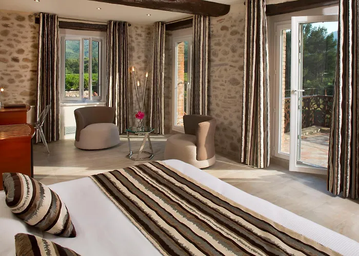 ホテル オーベルジュ　デュ　ルーア アルジェレス・シュル・メール