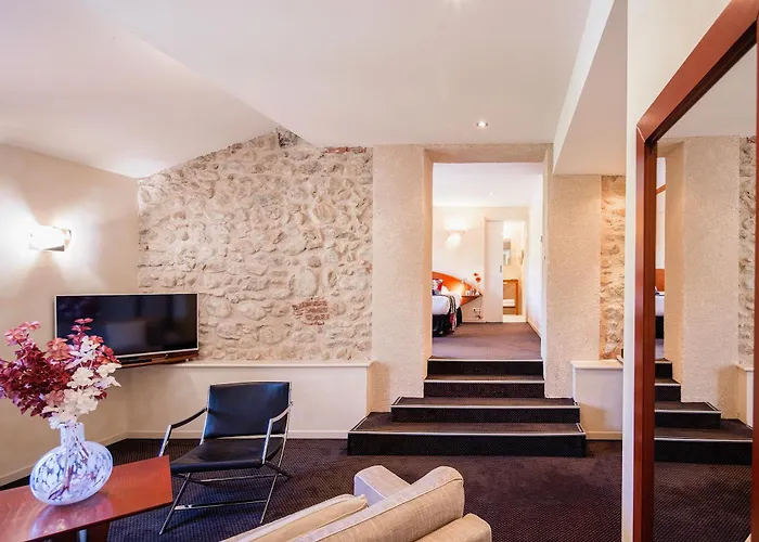 オーベルジュ　デュ　ルーア ホテル 4*