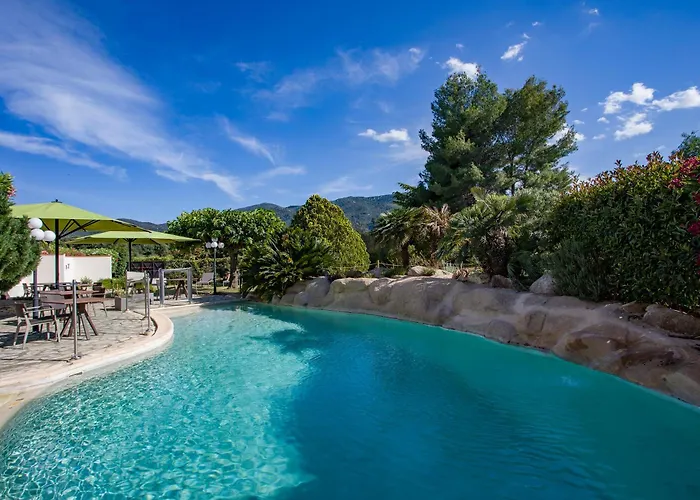 ホテル オーベルジュ　デュ　ルーア 4*