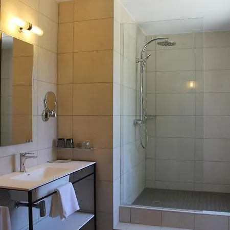 ホテル オーベルジュ　デュ　ルーア アルジェレス・シュル・メール